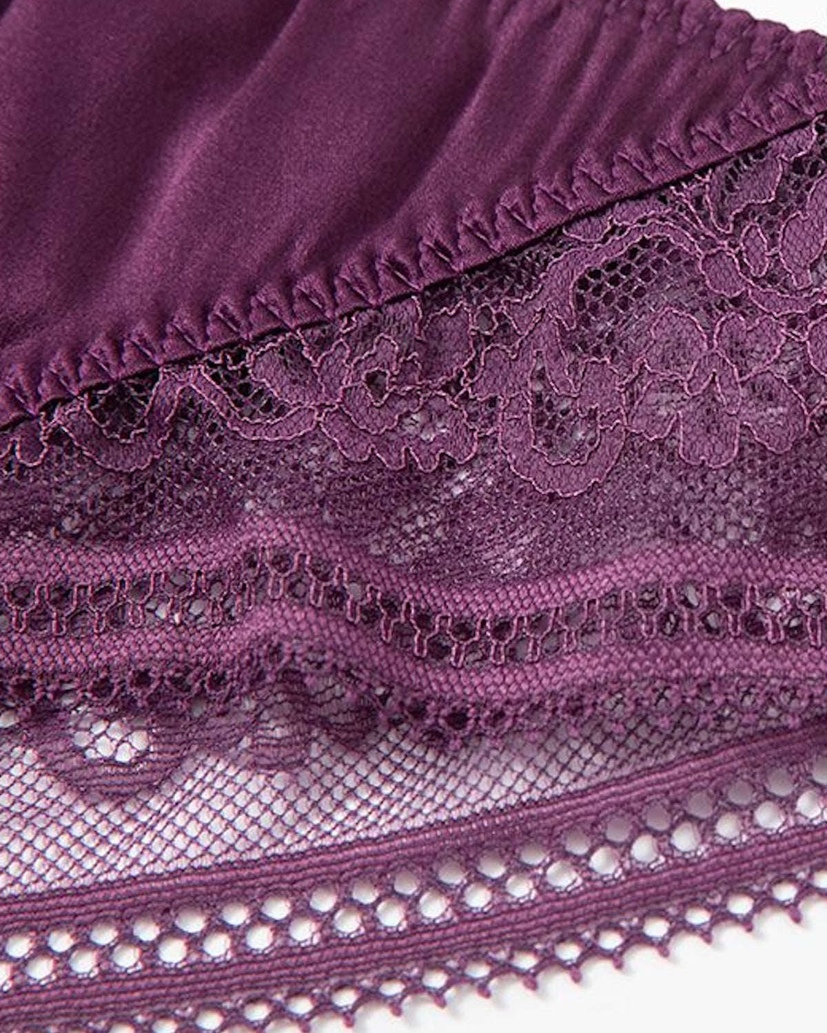 FEELITS SPA37 Mulberry Silk Seamless Bikini Panties with Bow Detail – Low-Rise & Sheer Lace
