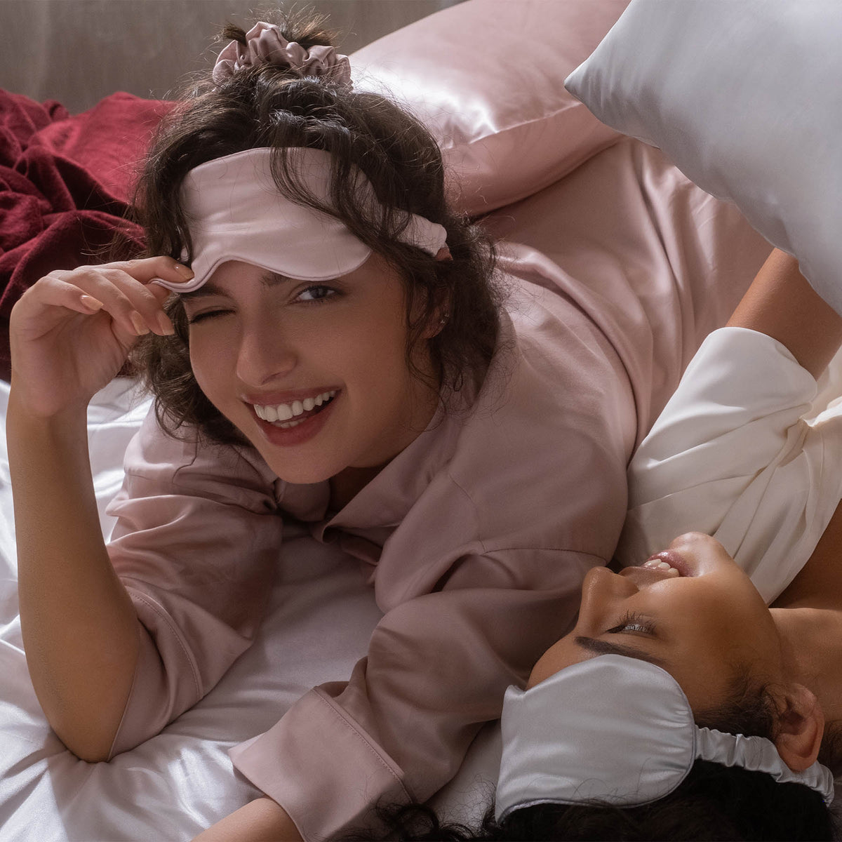 SM01 22-Momme Mulberry Silk Sleep Eye Mask with 100% 6A mulberry silk and adjustable fit A+ content showing silk benefits | FEELITS