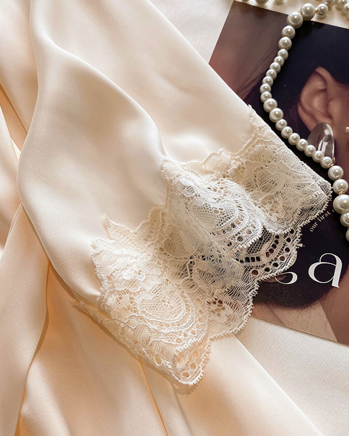 FEELITS PA08 Mulberry Silk Lace-Trim Robe – Elegant Beige Bridal & Loungewear - FEELITS