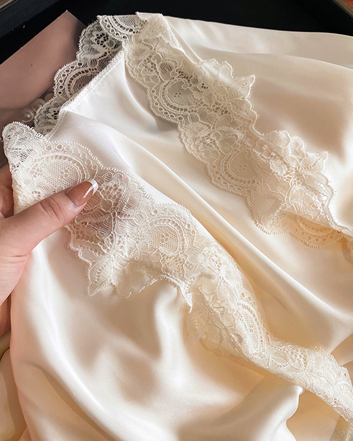 FEELITS PA08 Mulberry Silk Lace-Trim Robe – Elegant Beige Bridal & Loungewear - FEELITS
