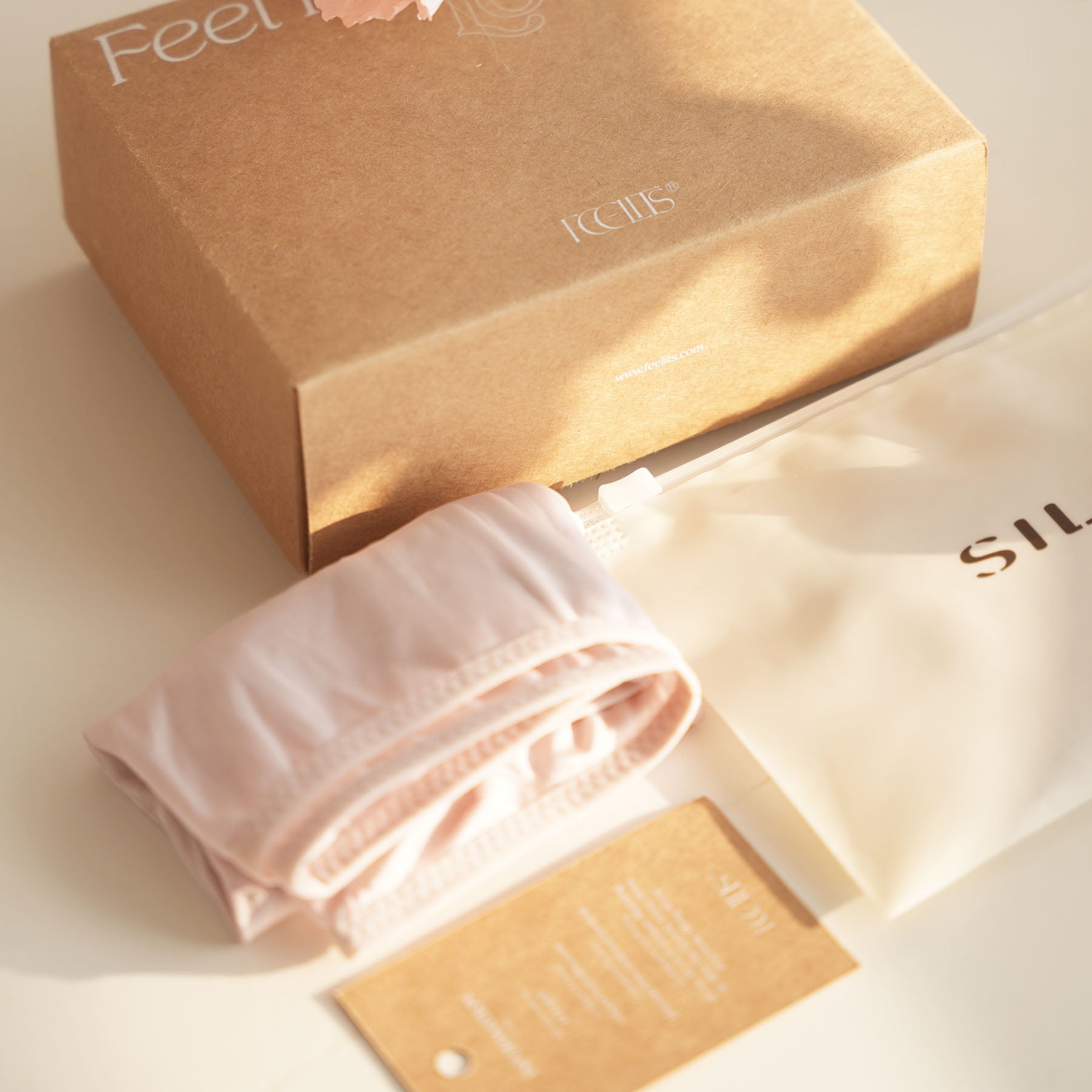 FEELITS mulberry silk product detail and care benefit image | FEELITS