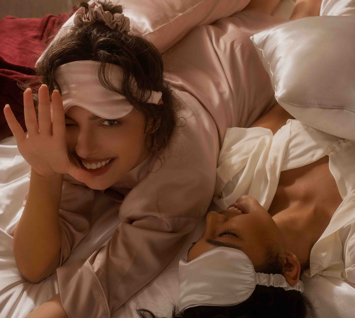 SM01 22-Momme Mulberry Silk Sleep Eye Mask with 100% 6A mulberry silk and adjustable fit A+ content showing silk benefits | FEELITS