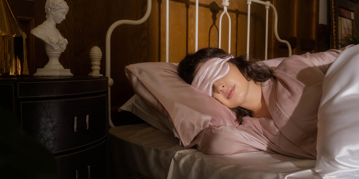 SM01 22-Momme Mulberry Silk Sleep Eye Mask with 100% 6A mulberry silk and adjustable fit A+ content showing silk benefits | FEELITS