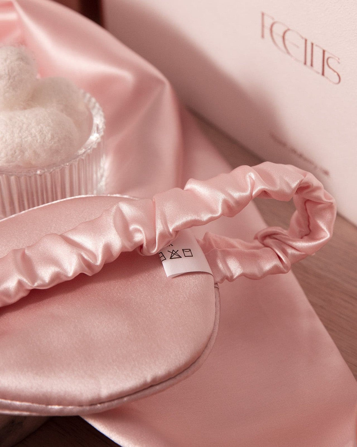 SM01 mulberry silk sleep eye mask texture close-up | FEELITS